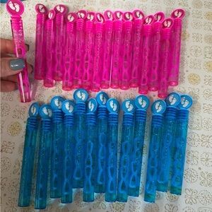 Gender Reveal Pink & Blue Bubble Wands